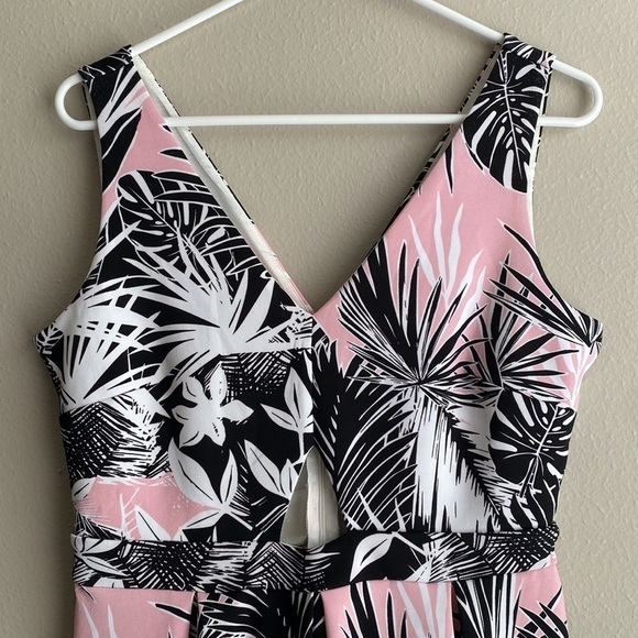 ROMEO & JULIET Couture NWT Tropical Print Pink & Black Mini Short Dress … - Picture 3 of 6